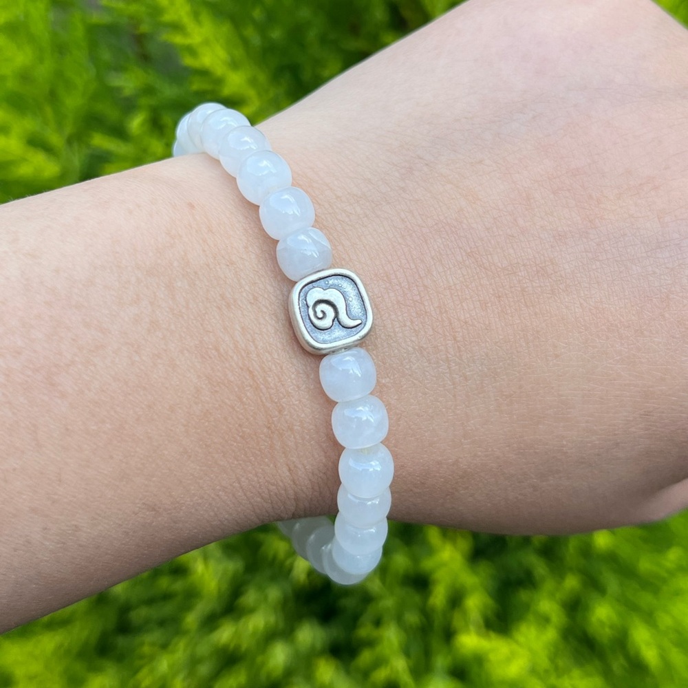 8mm‎ white jade 999 silver charm bracelet